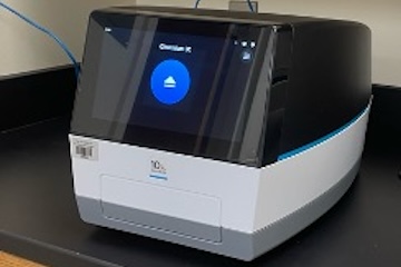 An image of the 10X Genomics Chromium iX cell analysis equipment